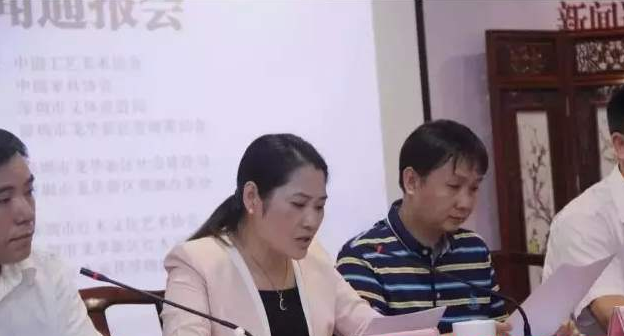 洛陽男子小區(qū)樓頂建別墅 物業(yè)對其停水停電